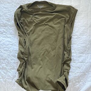 Athleta Green Short Sleeve Tee Casual Comfort